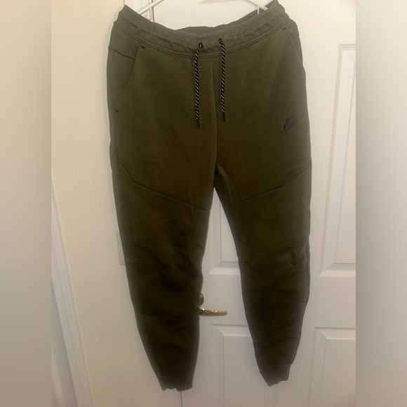 Men’s Nike khaki green sweatpants - Picture 1 of 1